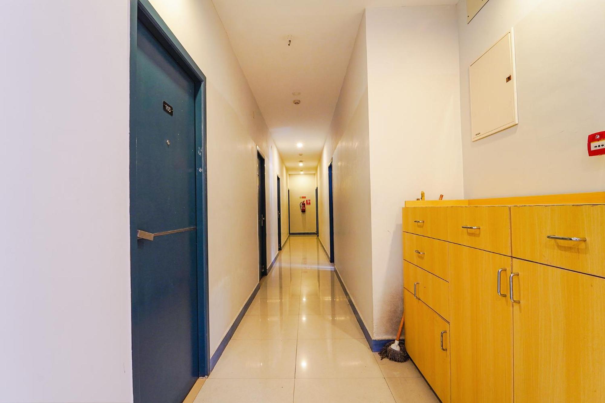 Fabexpress Silver Palace Chennai Exterior photo